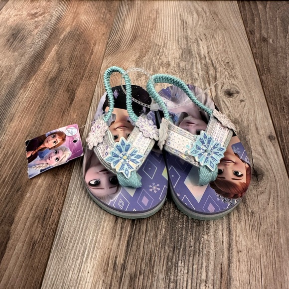 Frozen Sandals - NEW 5/6 girls - Picture 1 of 3